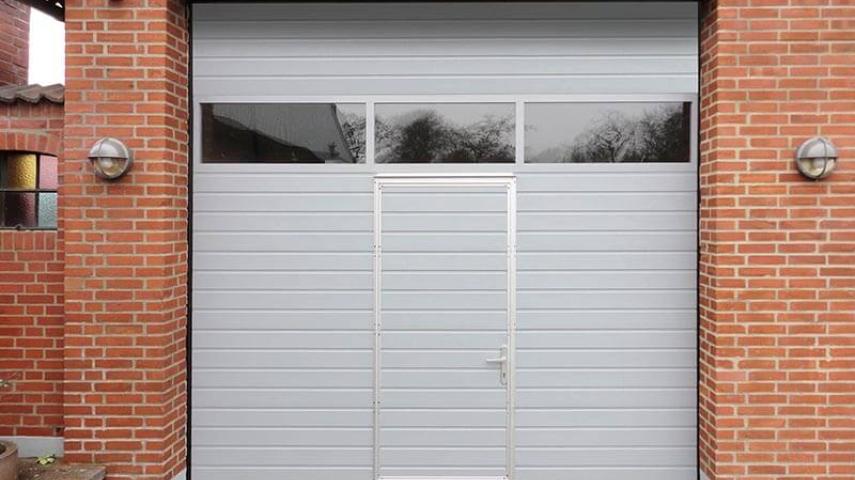 ворота с окнами в Геленджике